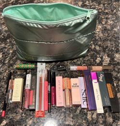 NEW HUGE 23 PIECE LIP BUNDLE IN BAG $100 for all!!!