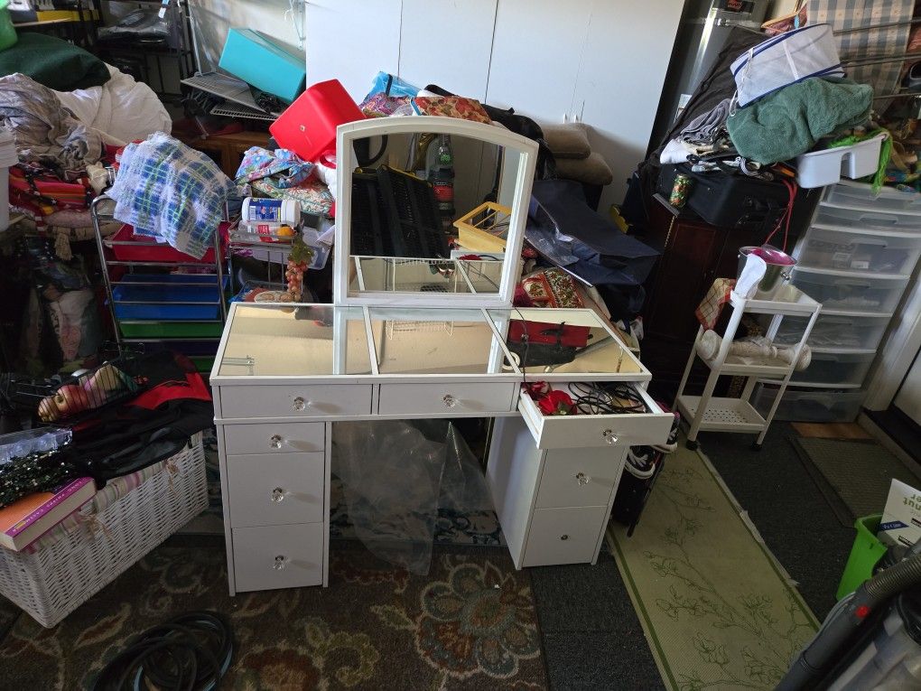 Dresser With LED lights Mirror - New, Beautiful White!!