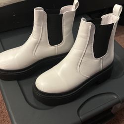 White Boots 