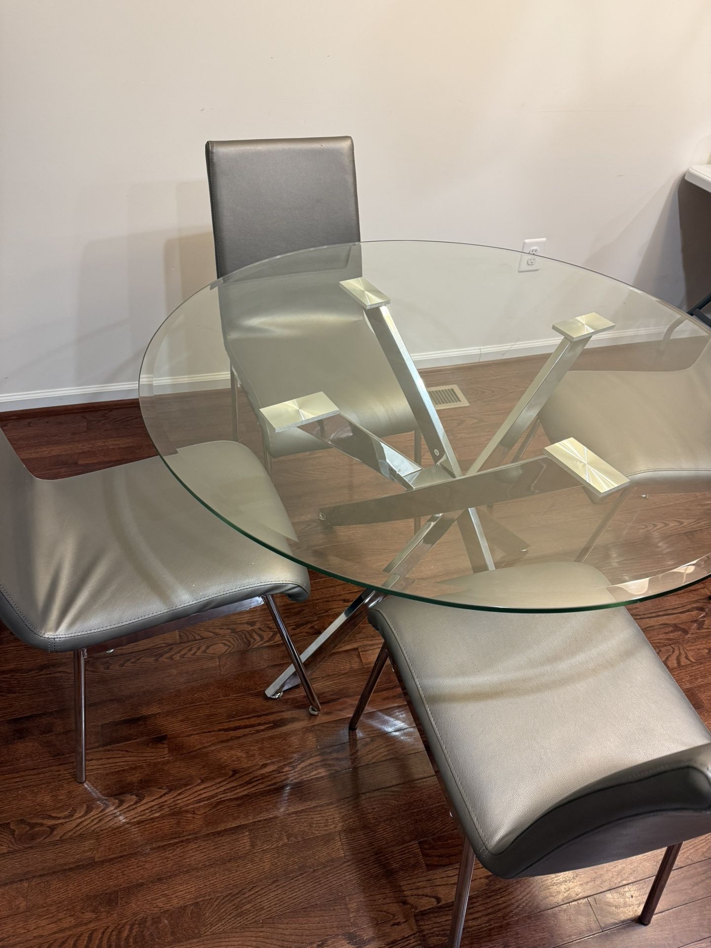 Round Glass Dining Table with Chairs
