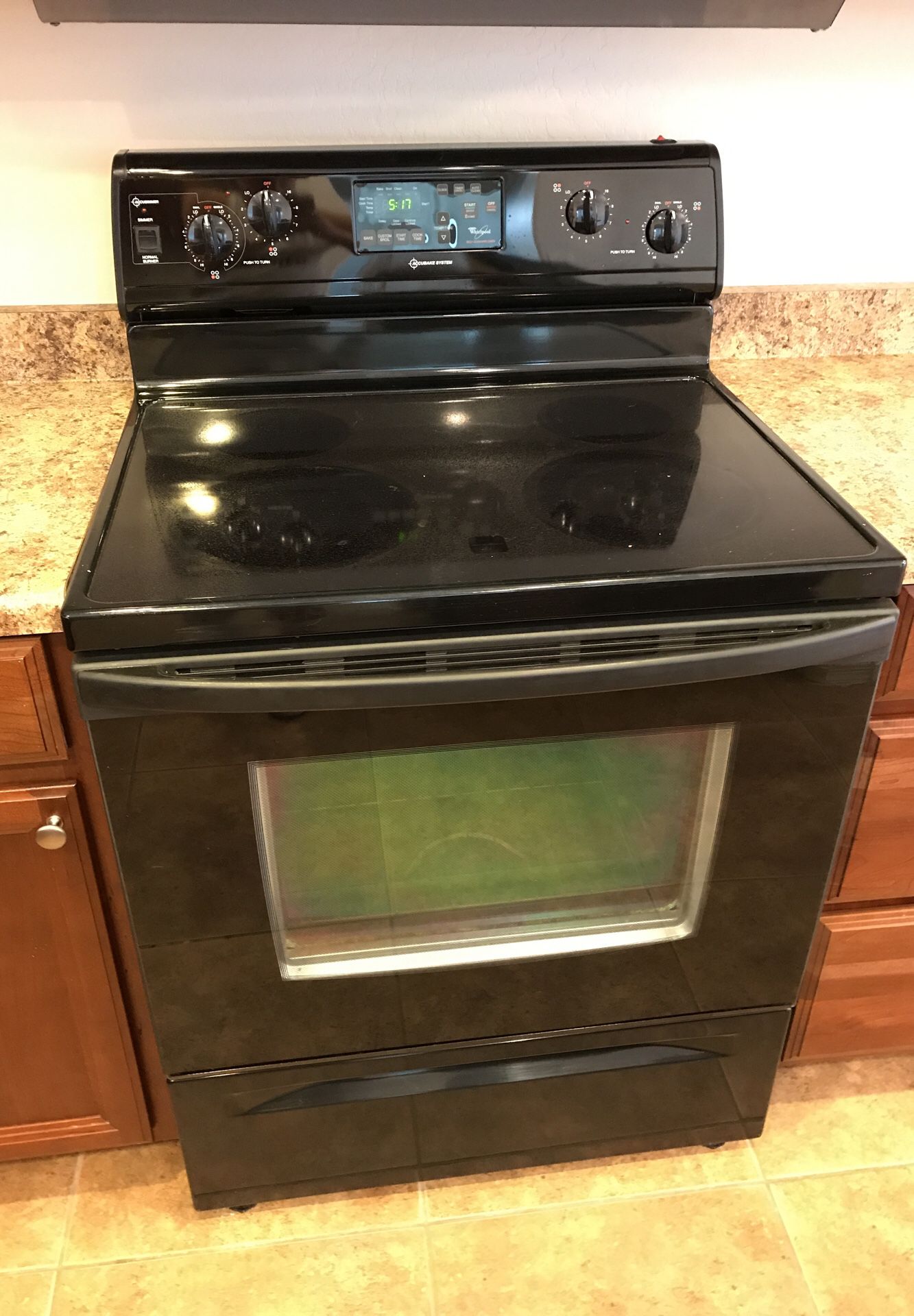 Whirlpool Accubake System Self-Cleaning Oven