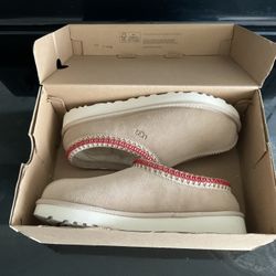 Women’s UGGS Tasman II (Size 8)