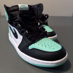 Jordan 1 Retro High OG Green Glow