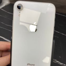iPhone XR 64gb Unlocked ID: 62547