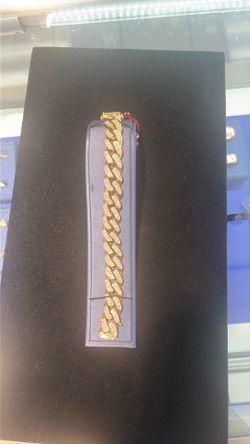 14k y/g Bracelet with diamond 💎