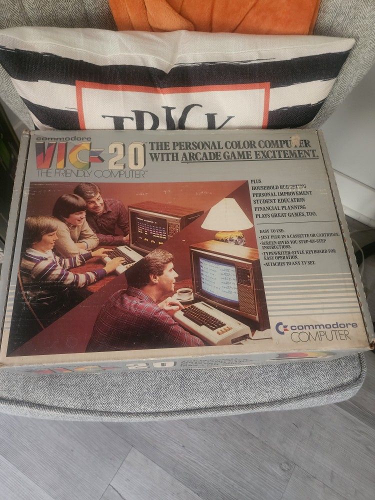 Vic 20 Computer Storage Commodore VIC 20 Computer In Box With Power Supply for Sale in Whittier ...