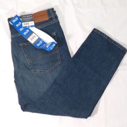Lucky Brand 410 Athletic Straight Jean Available in Blue Size 36x29 or Black Size 36x29