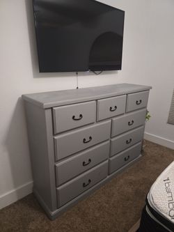 Dresser