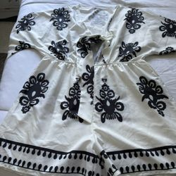 Women’s Short Romper with lantern Sleeves