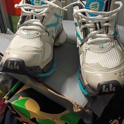 Track runner sneakers