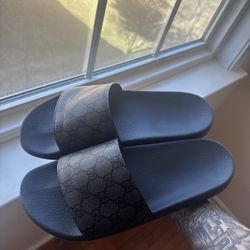 Gucci Slides. BLACK on BLACK 