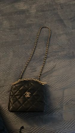 Channel purse