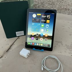 Apple iPad 6th 32GB WI-Fi 