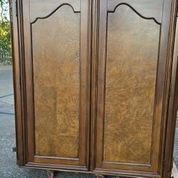 Armoire closet wardrobe Wood like new