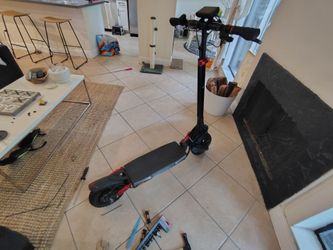 Scooter for sale MUST GO. BRAND NEW TUBELESS TIRE