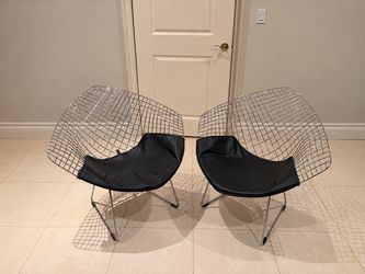 Pair of Modern Chrome Wire Lounge Chairs – Vesta Staging