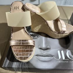 Gorgeous JLO Bisque/Rose Wedge Heels Size 8.5M. 