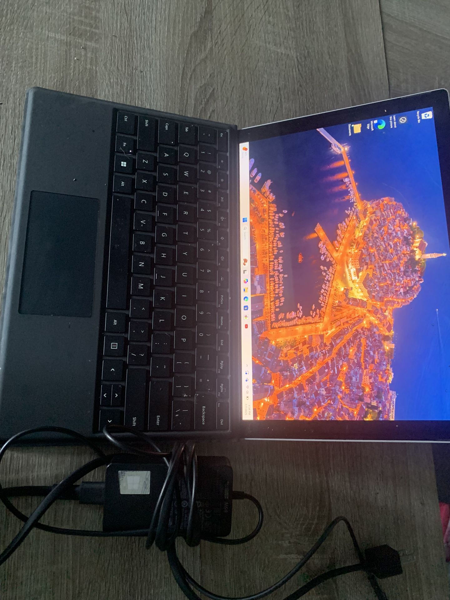 Microsoft Surface Pro 7 +!!!!!280$