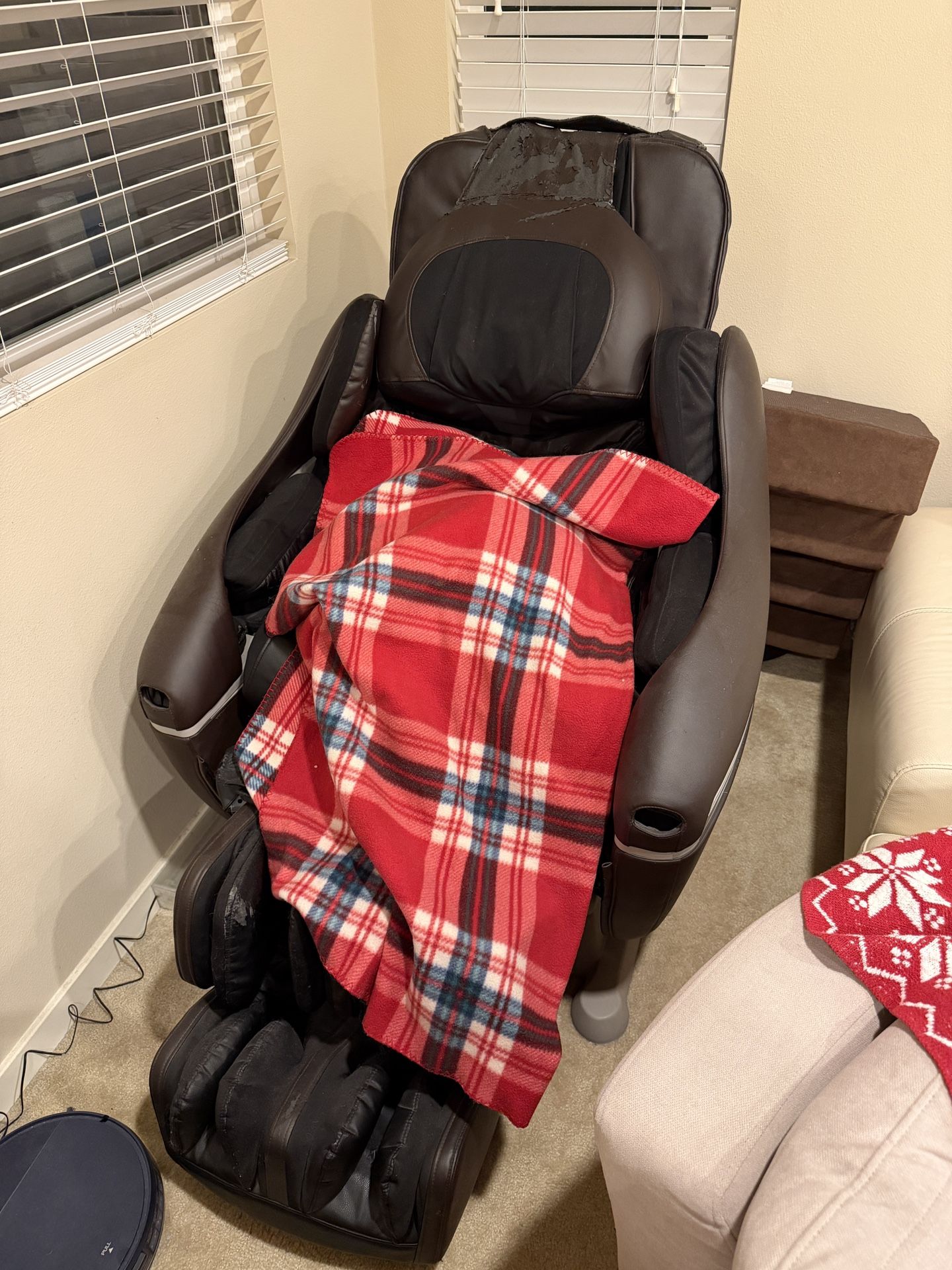2015 Inada Sogno Massage Chair for Sale