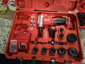 Milwaukee 10ton knockout set 1/2 - 4 inch dies