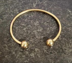 Beautiful Crafted Sterling Gold Cuff Bracelet Magnetic Jewelry