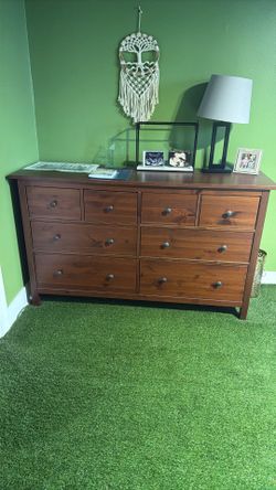 Dresser 8 Drawers!!!!