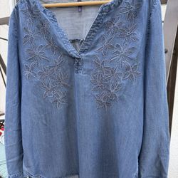 NYDJ Top Medium Size