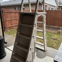 Pool Ladder With Security Lock