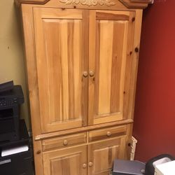Entertainment center