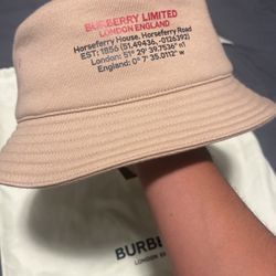 Brand New Authentic Burberry XL Bucket Hat 
