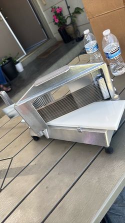 Meat slicer