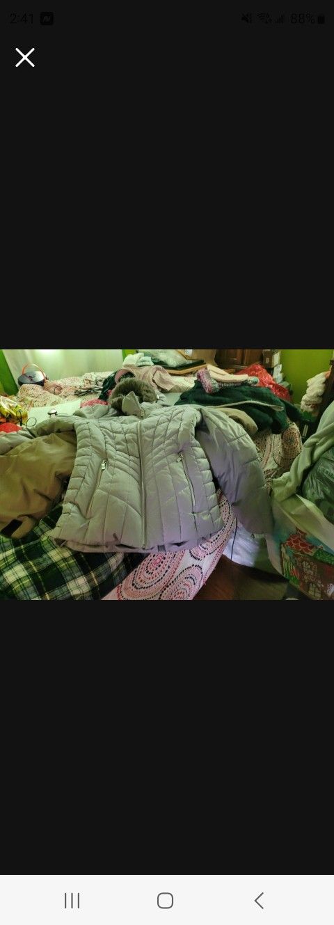Brand new silver jacket for sale with matching hat and gloves heavy winter jacket