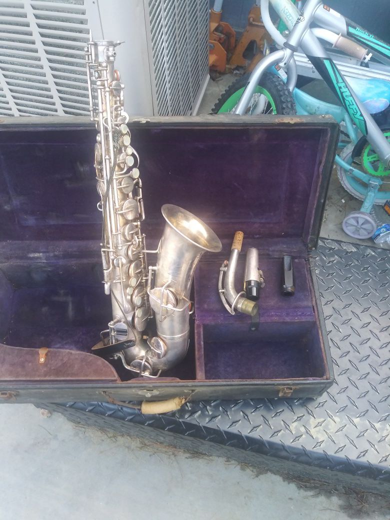 Victoria Saxophone