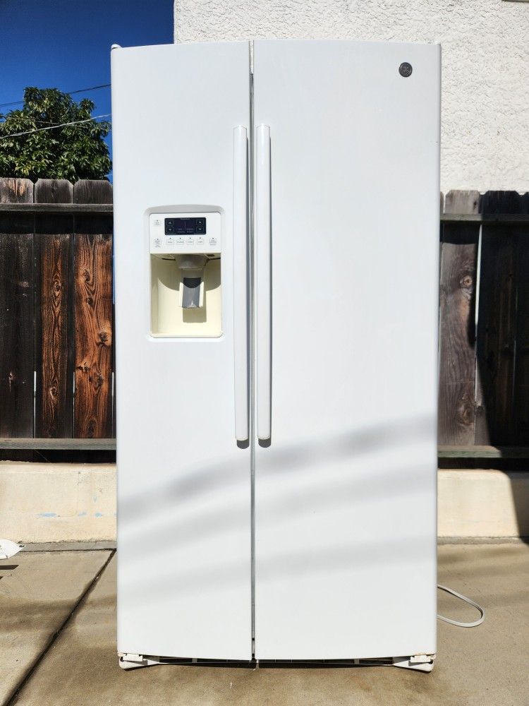 GE 25.3 cuft side-by-side refrigerator