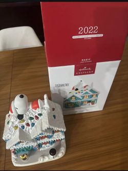 Christmas Decor Snoopy House