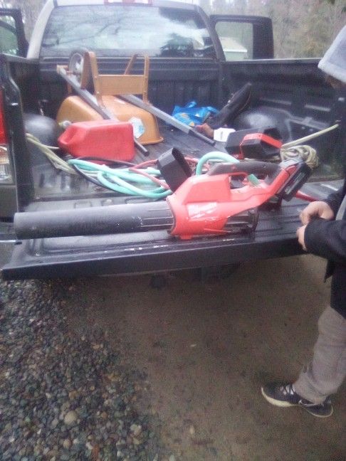 Milwaukee M18 Fuel Leaf Blower $200