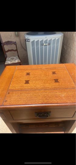 Mueble para vinos seminuevo madera sólida