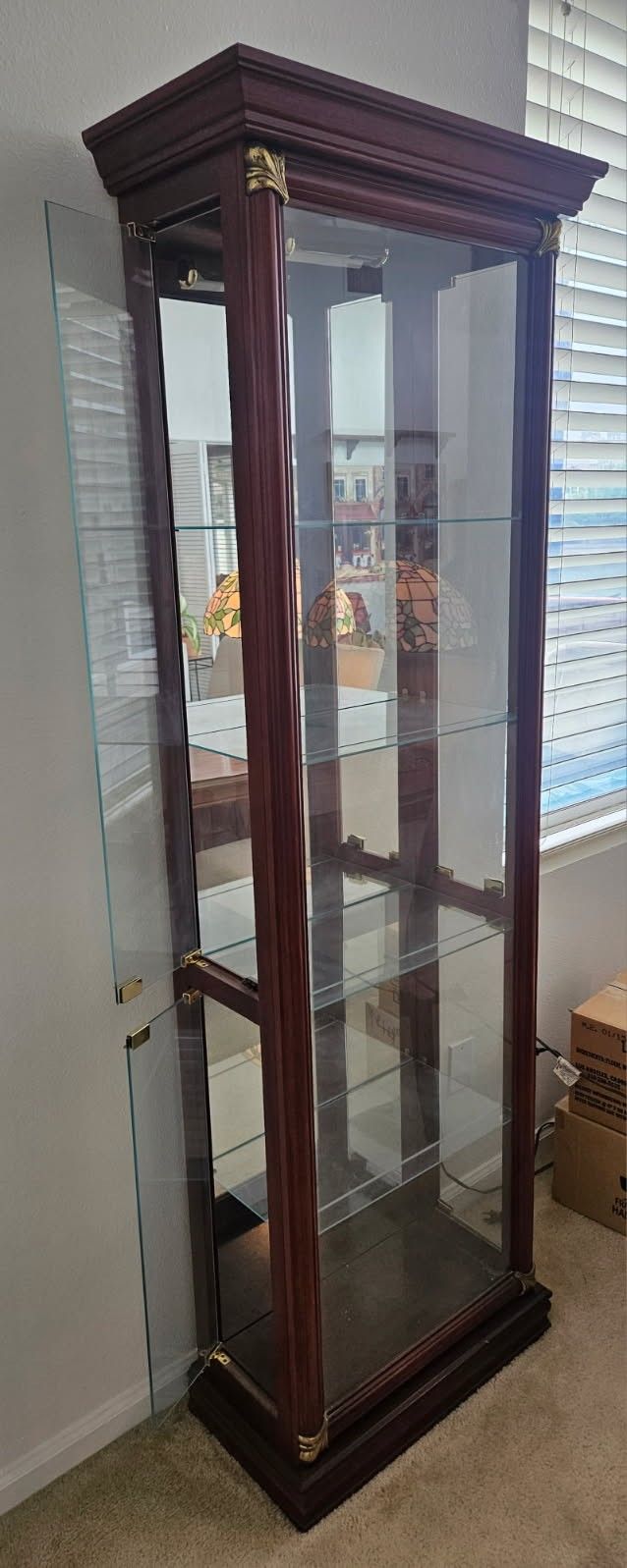 Curio Cabinet Mirrored With Light