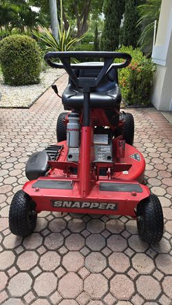 33" Snapper Riding Mower 17 HP Intek Briggs Stratton Engine
