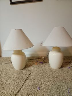 2 lamps with shades
