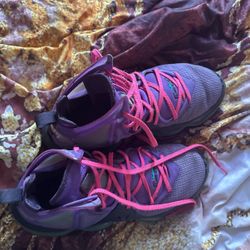 LeBron 19 Basketball Shoes Size 10