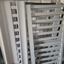 Delta Childrens Canton 4-in-1 Convertible Crib (Grey)