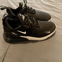Nike Tennis Shoes