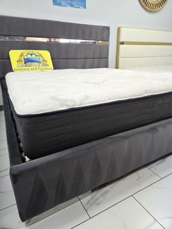 King sizes bed with mattress