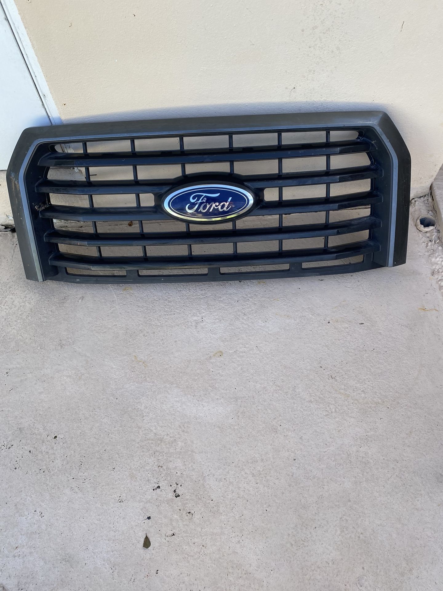 F150 Grill 15 To 17 OEM Perfect Condition 