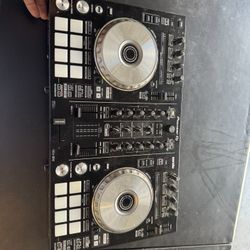 Pioneer DDJ-SR2