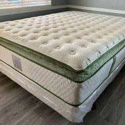 14in Queen Size Elite Organic Superior Hybrid Gel Memory Foam Pillow Top Mattress and Boxspring 