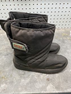 Children’s snow boots size 5