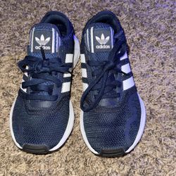 Adidas Shoes Size 4 1/2 Youth