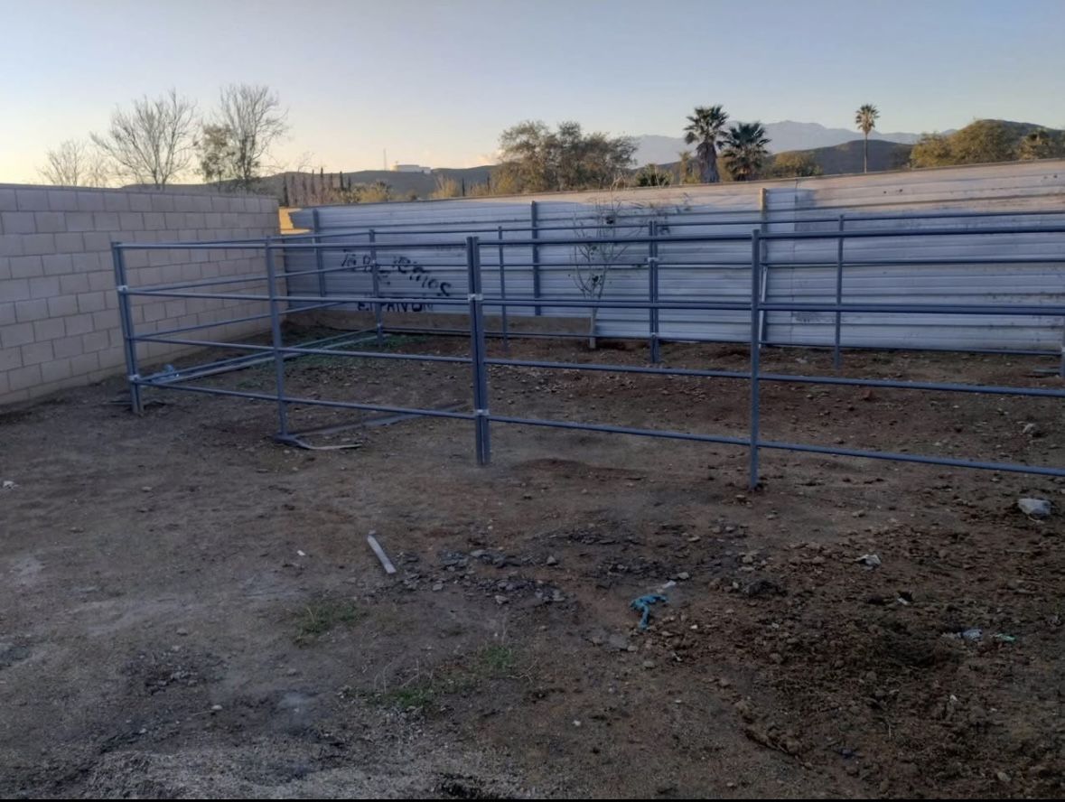 Corral / Horse Stable 